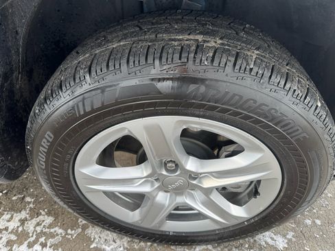 Used 2023 Jeep Compass Sport w/ Mopar Graphics Package image 17