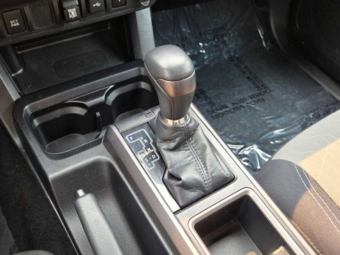 Used 2021 Toyota Tacoma TRD Off-Road AWD/4WD image 34