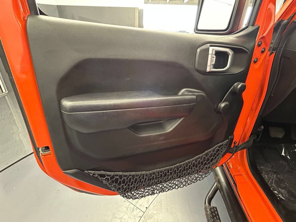 Used 2018 Jeep Wrangler Unlimited Sport AWD/4WD image 36