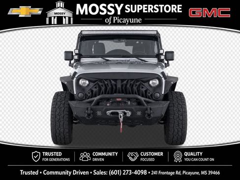 Used 2015 Jeep Wrangler Unlimited Rubicon w/ Connectivity Group AWD/4WD image 6