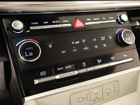 Certified 2025 Hyundai Santa Fe SEL FWD image 7