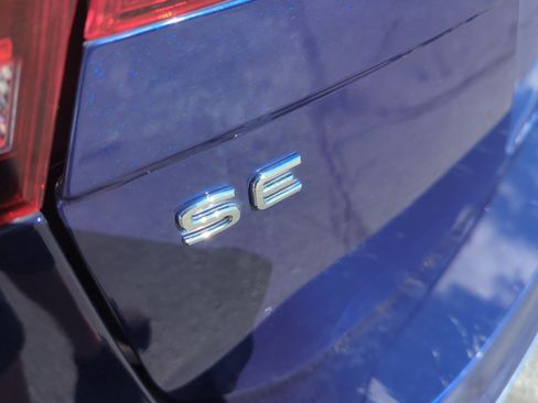 Certified 2022 Volkswagen Tiguan SE w/ Panoramic Sunroof Package image 22