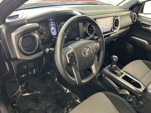 Used 2022 Toyota Tacoma TRD Off-Road w/ Technology Package AWD/4WD image 11