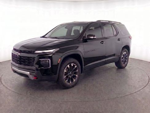 Used 2025 Chevrolet Traverse Z71 w/ Enhanced Driving Package AWD/4WD image 3