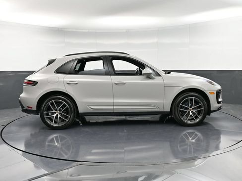 Certified 2026 Porsche Macan AWD/4WD image 9