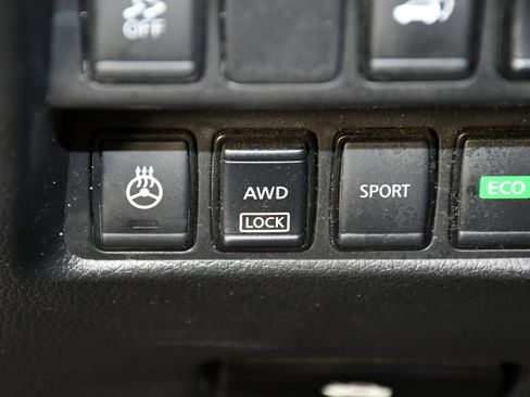 Used 2018 Nissan Rogue SV w/ Premium Package image 36