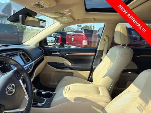 Used 2018 Toyota Highlander Limited FWD image 7