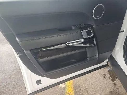 Used 2017 Land Rover Range Rover Supercharged image 11