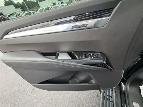 Used 2025 Cadillac Escalade ESV Sport AWD/4WD image 19