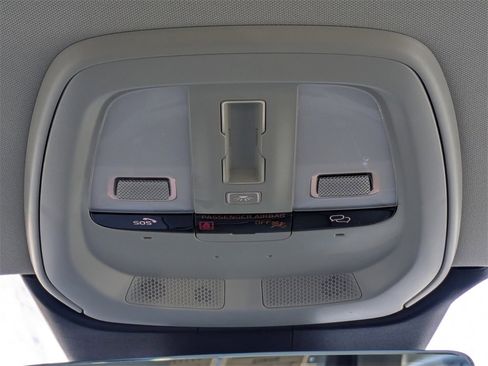 Certified 2023 Volvo XC60 B5 Plus image 22