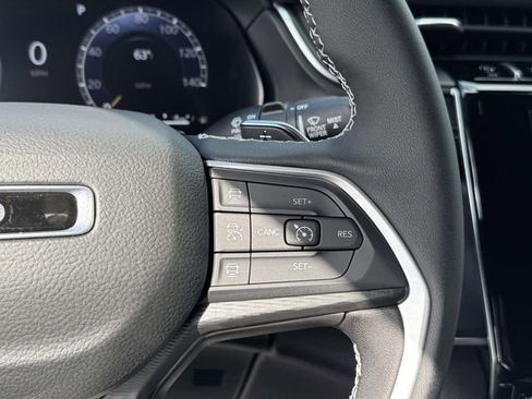 New 2025 Jeep Grand Cherokee L Laredo w/ Luxury Tech Group I image 9