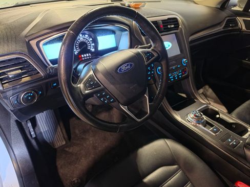 Used 2020 Ford Fusion SEL FWD image 4
