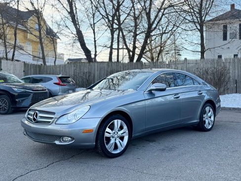 Used 2010 Mercedes-Benz CLS 550 image 2