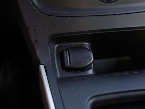 Used 2019 Nissan Sentra SV w/ Special Edition Package FWD image 15
