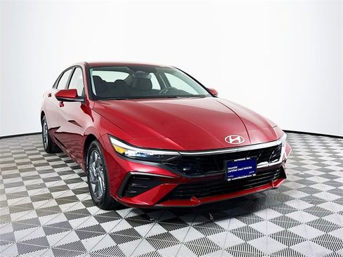 Certified 2024 Hyundai Elantra SEL image 8