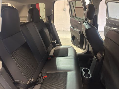 Used 2014 Jeep Compass Latitude w/ Sun/Sound Group image 26