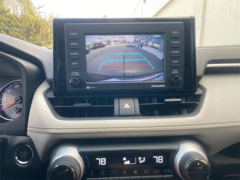 Used 2021 Toyota RAV4 XLE image 22