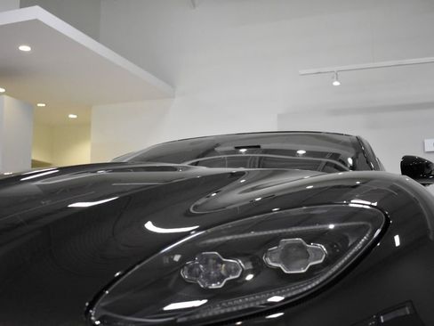Used 2022 Aston Martin DBS Superleggera RWD image 14
