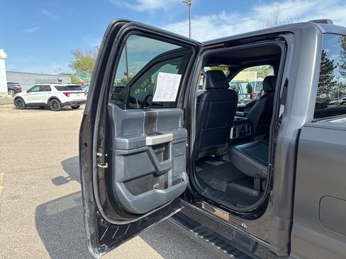 Used 2022 Ford F250 Lariat w/ Black Appearance Pkg AWD/4WD image 41