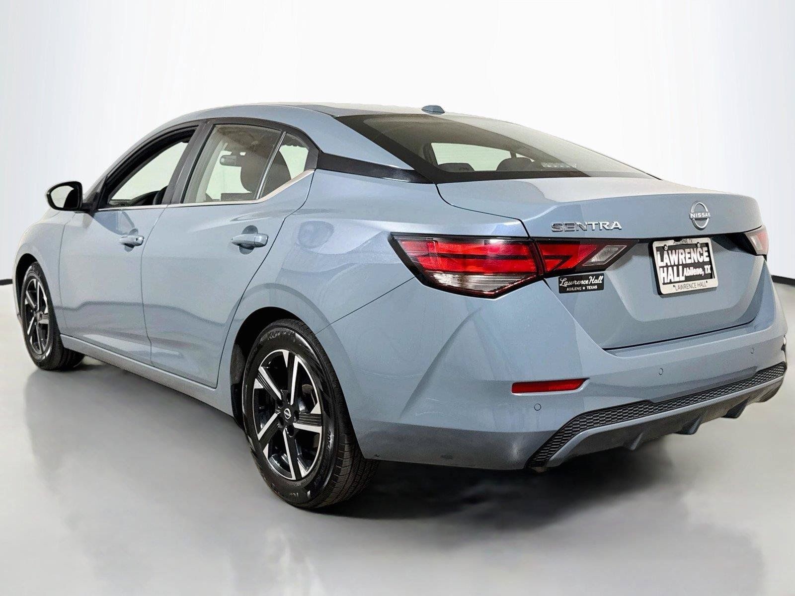 Used 2025 Nissan Sentra SV FWD image 6