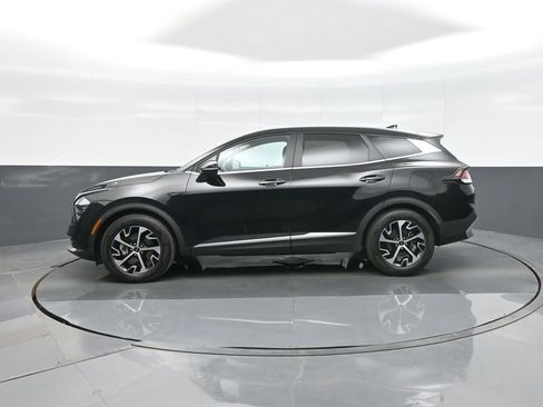 Used 2023 Kia Sportage EX image 4