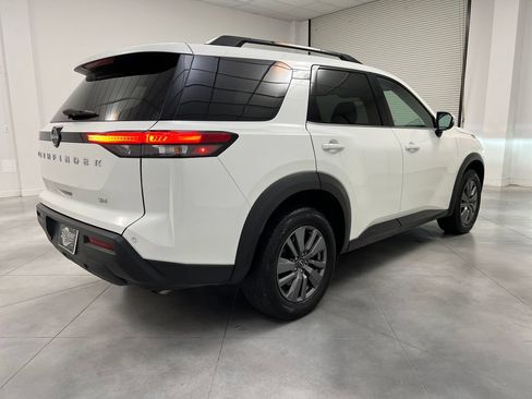 Used 2024 Nissan Pathfinder SV FWD image 9