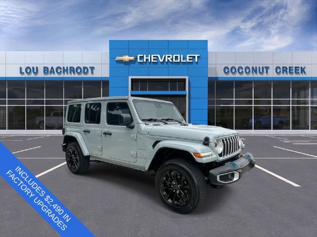 Used 2024 Jeep Wrangler Unlimited Sahara AWD/4WD image 2