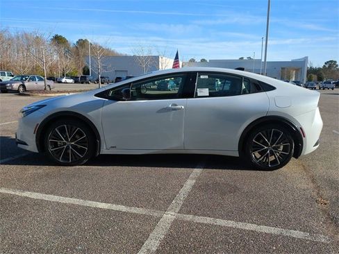 New 2026 Toyota Prius XLE image 7