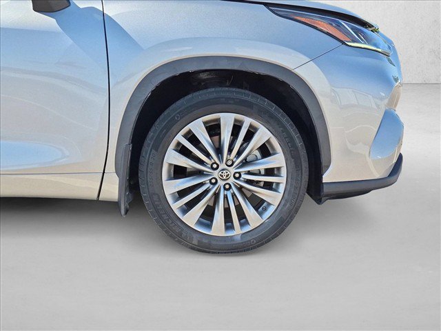 Used 2023 Toyota Highlander Platinum AWD/4WD image 23