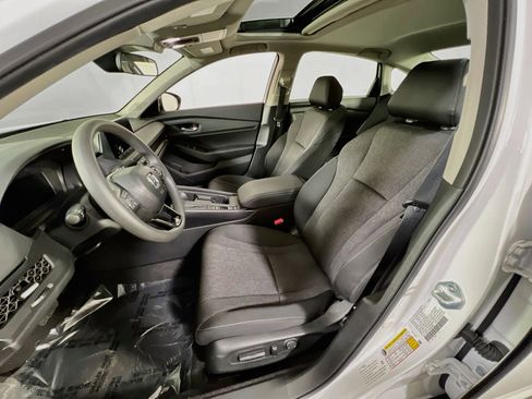 Used 2025 Honda Accord SE image 19