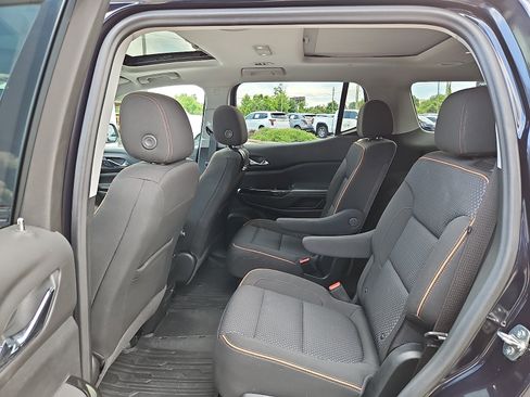 Used 2022 GMC Acadia AT4 AWD/4WD image 10