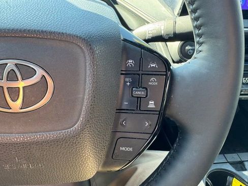 Used 2025 Toyota Prius XLE FWD image 19