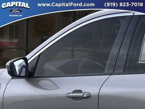 New 2025 Ford Escape SE image 20