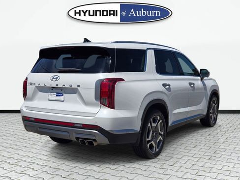 Used 2024 Hyundai Palisade SEL w/ Premium Package FWD image 5