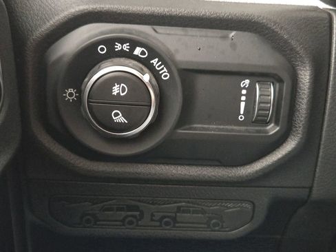 Used 2025 Jeep Gladiator Sport AWD/4WD image 23