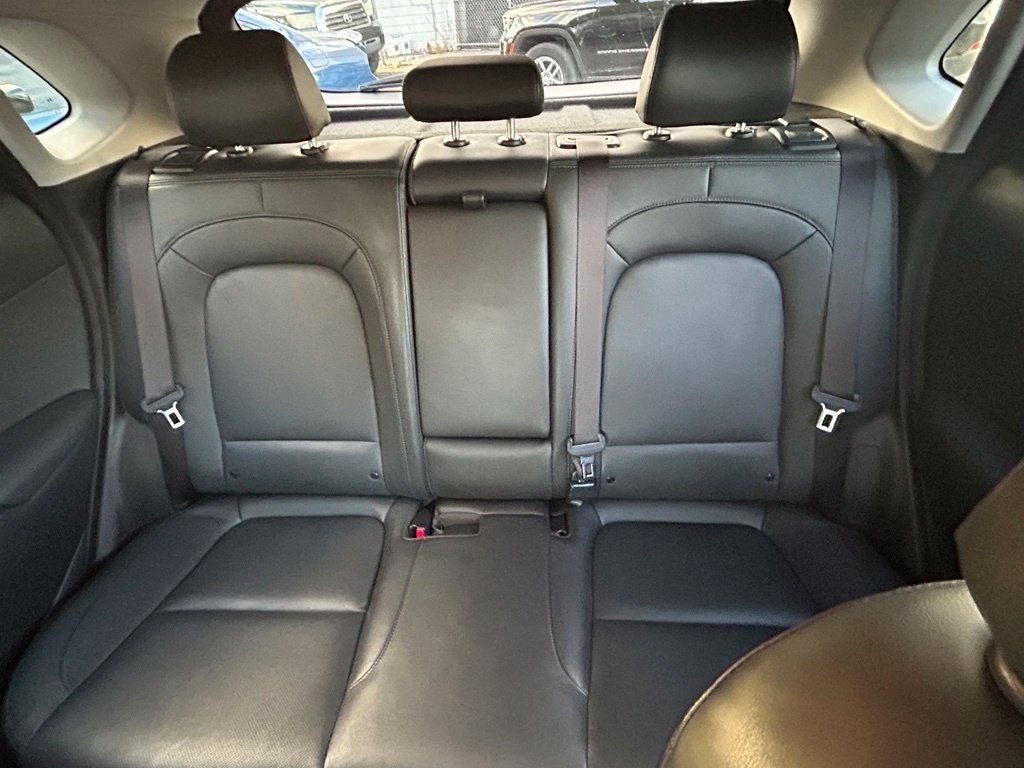 Used 2022 Hyundai Kona Limited FWD image 13