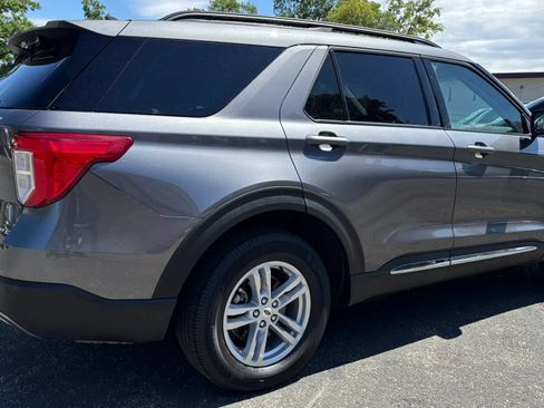Used 2022 Ford Explorer XLT w/ Equipment Group 202A AWD/4WD image 10