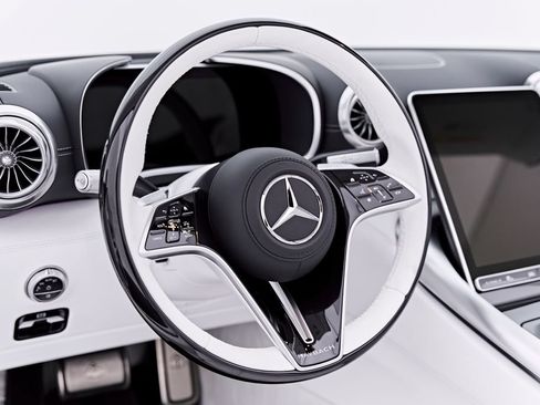 Used 2026 Mercedes-Benz Maybach SL 680 image 57