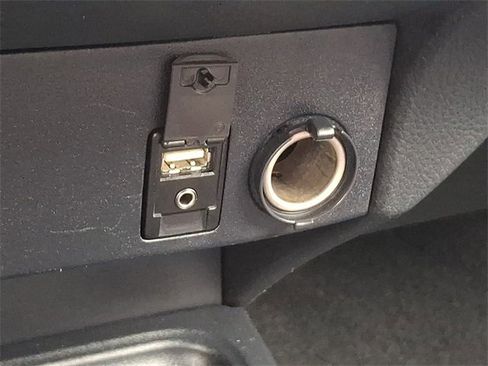 Used 2016 Toyota RAV4 LE image 26