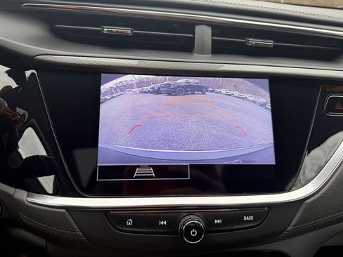 Used 2022 Buick Encore GX Essence w/ Experience Buick Package image 25