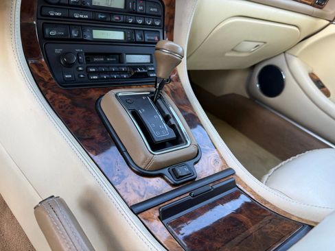 Used 1997 Jaguar XJ Vanden Plas image 35