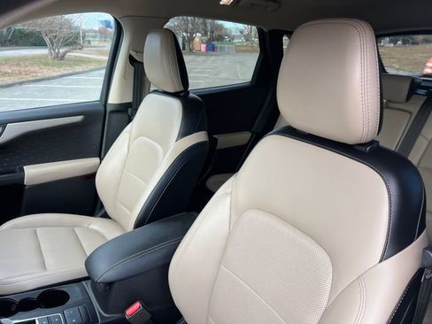 Used 2020 Ford Escape SEL image 17