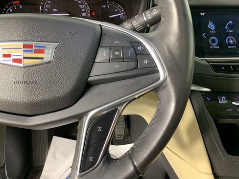 Used 2017 Cadillac XT5 Luxury FWD image 19