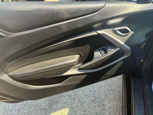 Used 2020 Chevrolet Camaro LT image 11