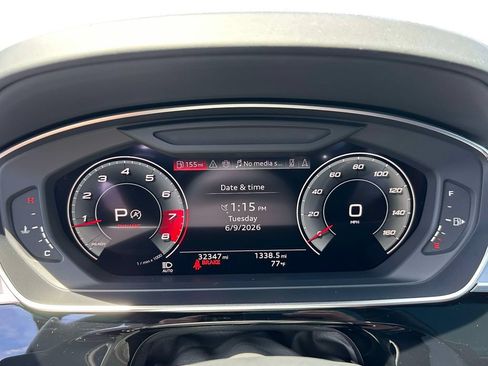 Used 2024 Audi S8 w/ S8 Comfort Plus Package AWD/4WD image 17