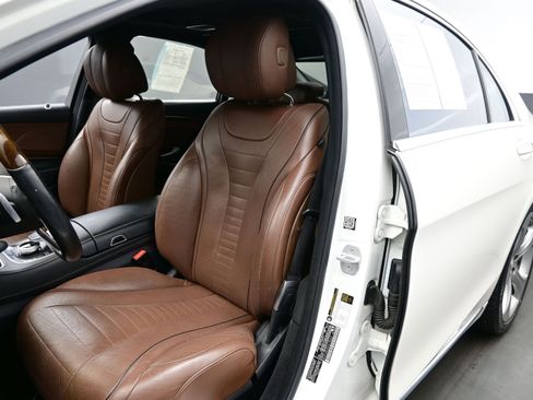 Used 2015 Mercedes-Benz S 550 Sedan image 15