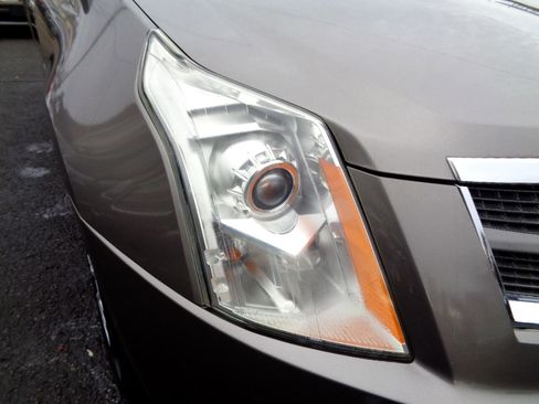Used 2011 Cadillac SRX Luxury image 28