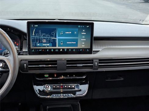 Used 2023 Lincoln Corsair AWD w/ Equipment Group 101A image 16