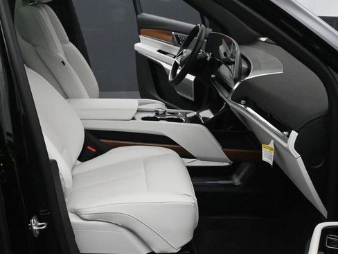 Used 2026 Cadillac Vistiq Luxury AWD/4WD image 11