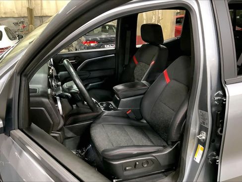 Used 2024 Chevrolet Colorado Z71 w/ Z71 Convenience Package 2 image 8